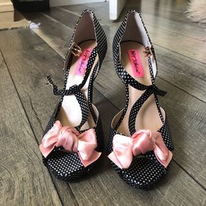 Betsey Johnson Polk a dot heels